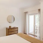 | Your Family Escape דירה